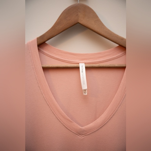 Babaton Pink V-Neck Tee S — Soft Lightweight Everyday Essential Aritzia - Picture 2 of 6